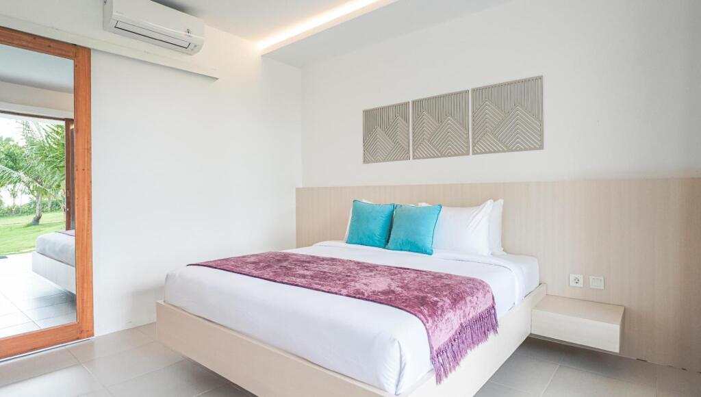Туламбен: Palm Springs Bali Resorts