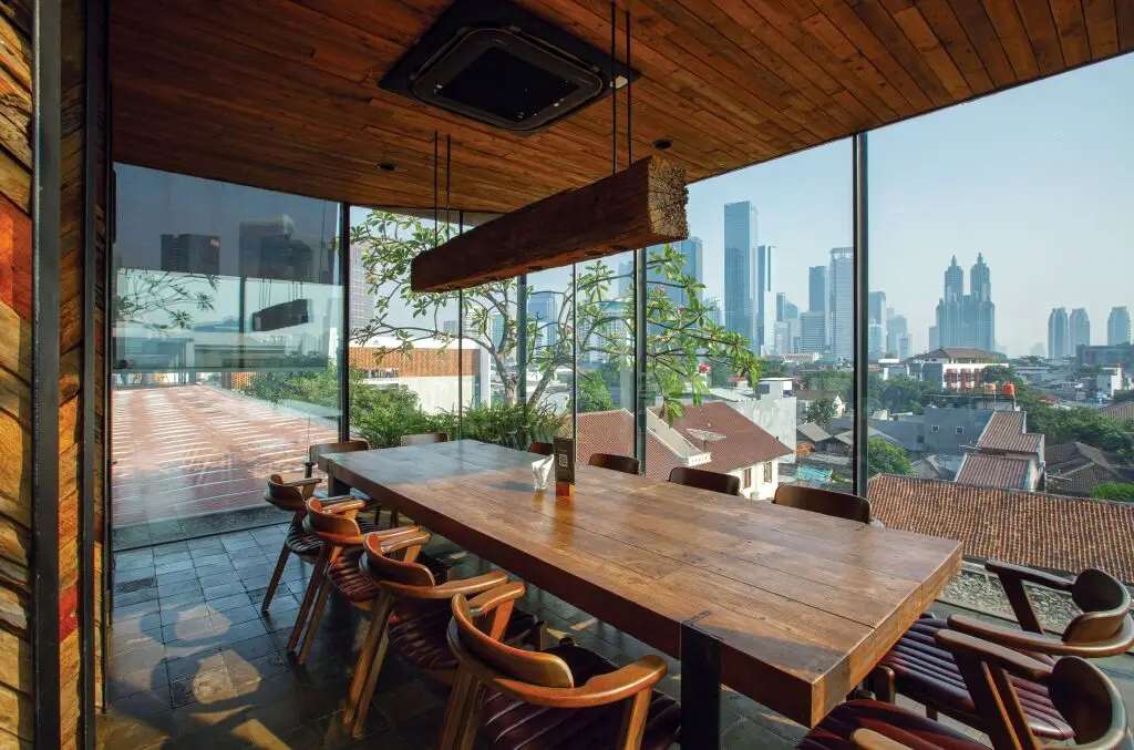 Джакарта: Miers Kuningan ARTOTEL Curated