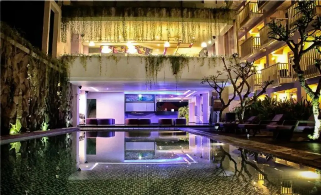 Кута: Berry Hotel