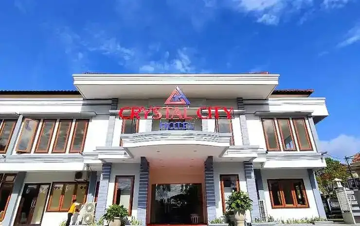 Матарам: Crystal City Hotel