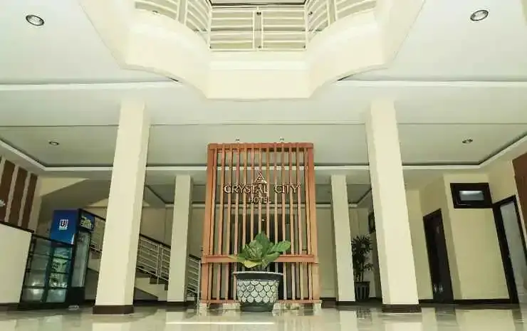 Матарам: Crystal City Hotel