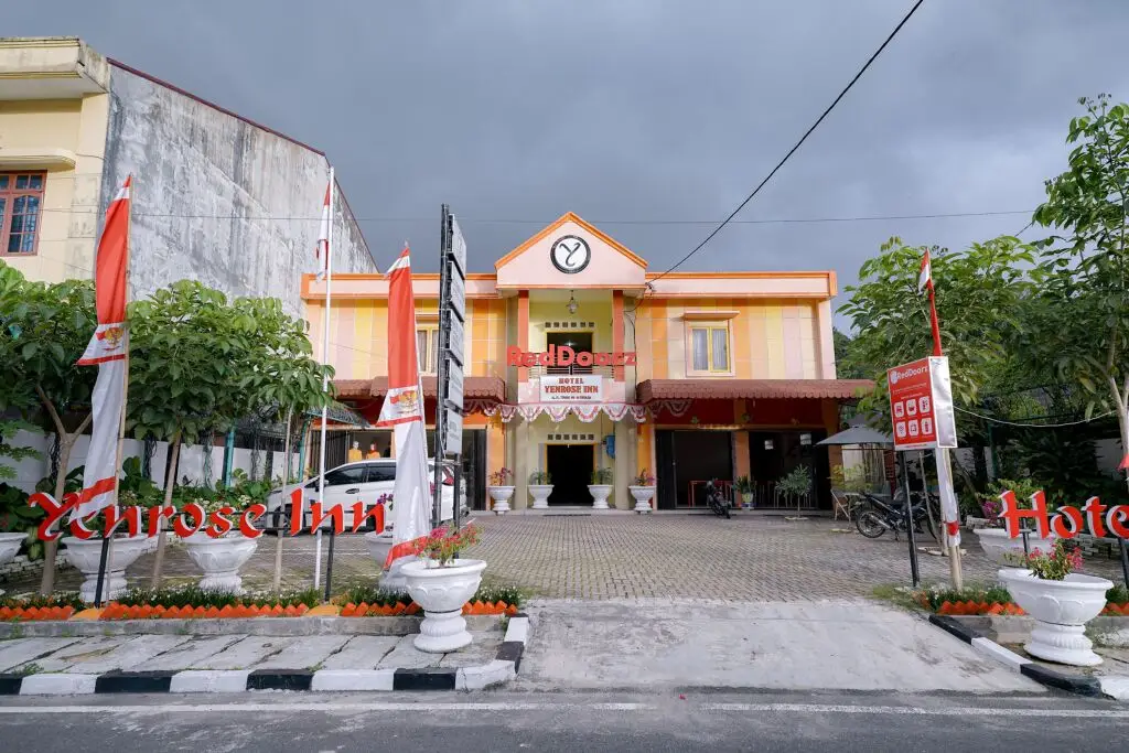 RedDoorz Plus @ Jalan FL Lumban Tobing Sibolga — фото 1