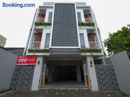 Депок: Super OYO Collection O 90023 Damar Kusumo Guest House