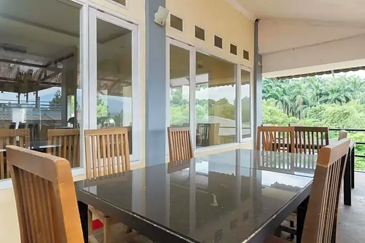 Сукарайя: Hotel O Gunung Geulis Village
