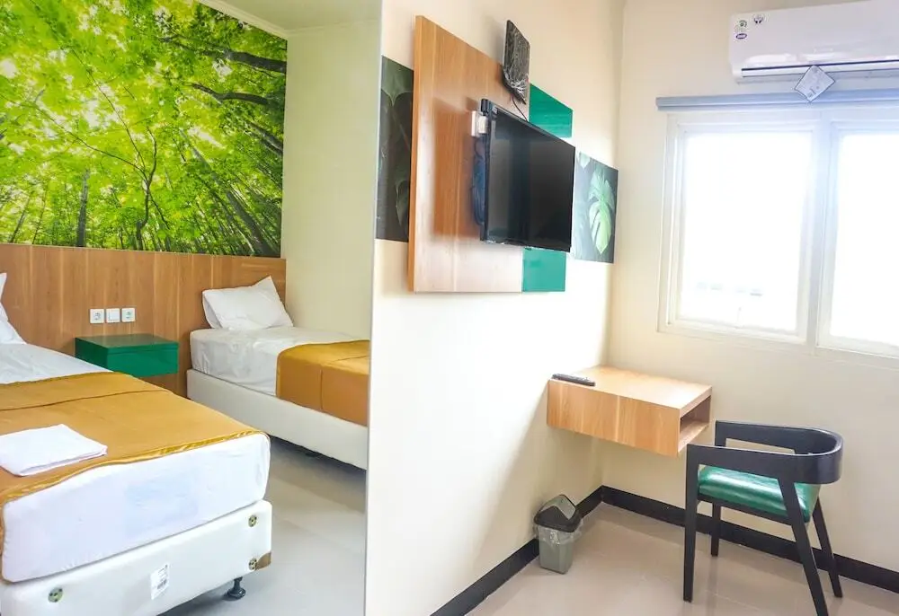 Сурабая: GreenHaus Inn