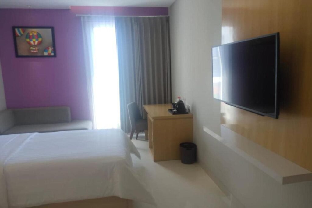 Сурабая: Surabaya River View Hotel