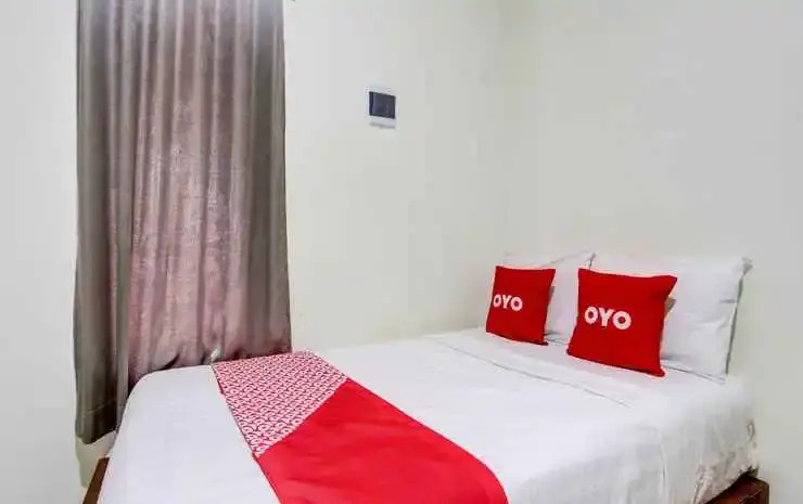 Семаранг: OYO 92477 Anugrah Kostel Syariah