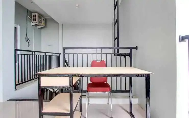 Семаранг: OYO 92477 Anugrah Kostel Syariah