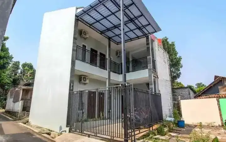 Семаранг: OYO 92477 Anugrah Kostel Syariah