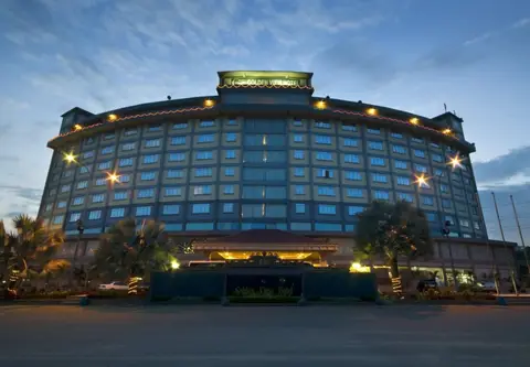 Golden View Hotel — фото 1