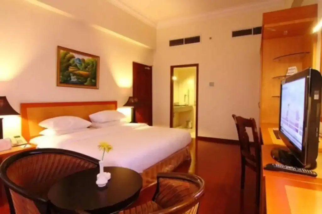 Батам: Golden View Hotel
