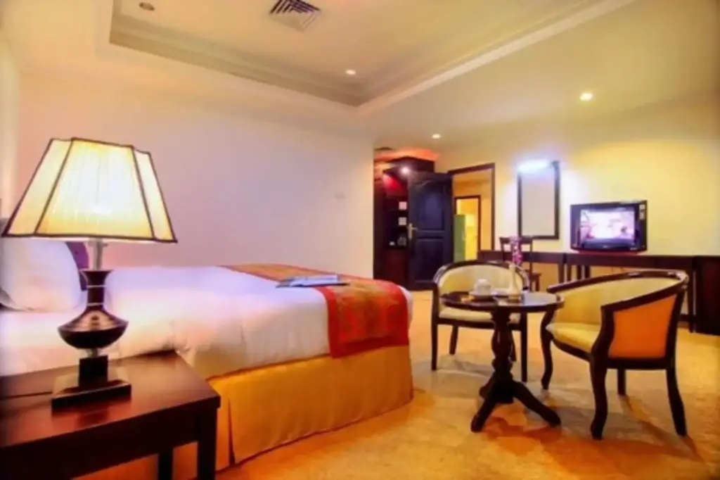 Батам: Golden View Hotel