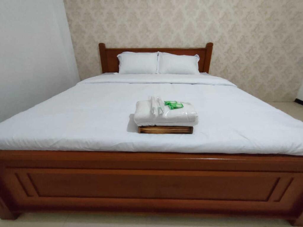 Бату: Sans Hotel Queen Batu