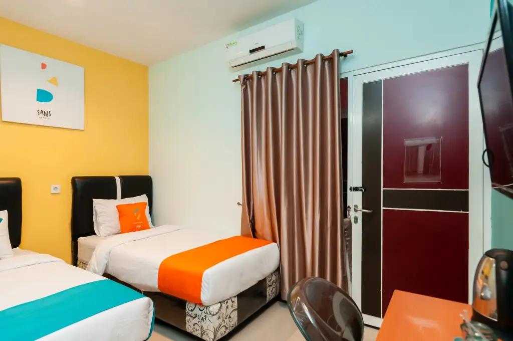 Медан: Sans Hotel Finest Medan