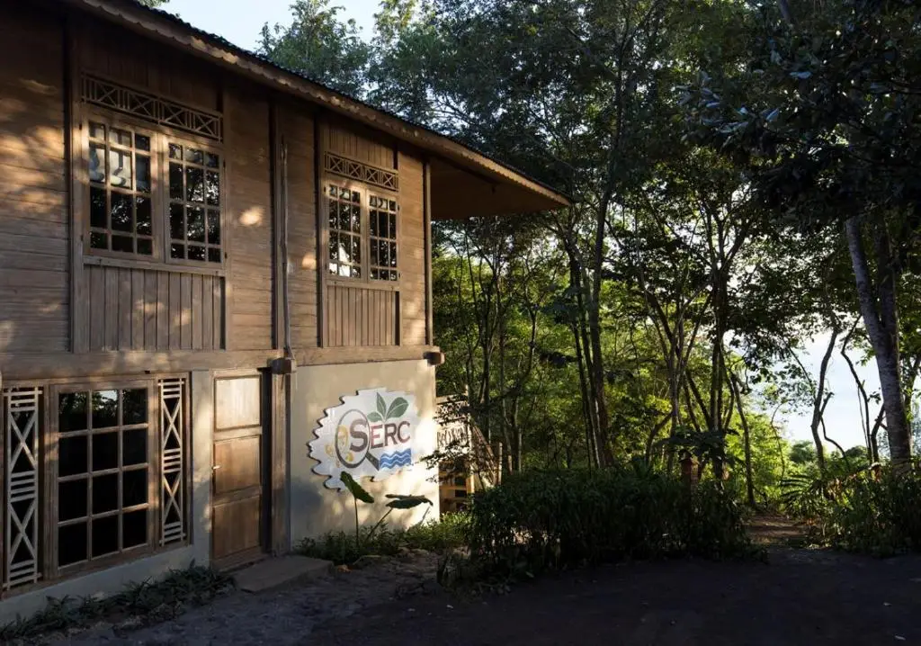 Педжаракан: Menjangan Ecolodge