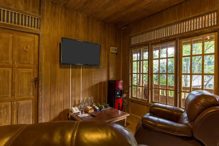 Педжаракан: Menjangan Ecolodge