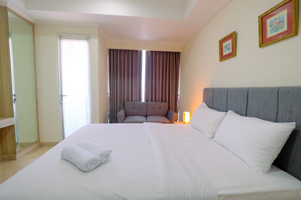 Джакарта: Modern Studio at Menteng Park Apartment