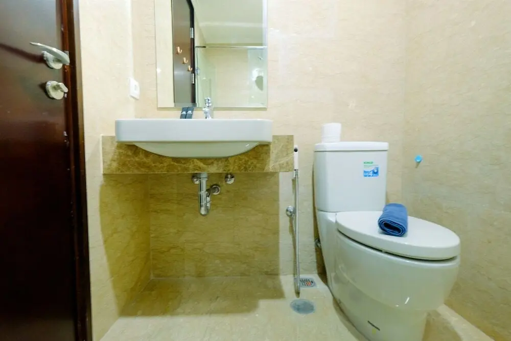 Джакарта: Modern Studio at Menteng Park Apartment