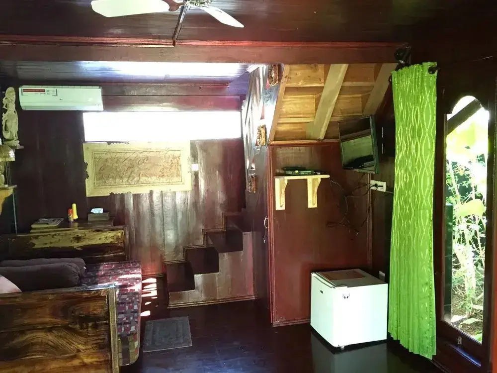 Гили-Мено: Little Bali Restaurant - Mahogany Cottage