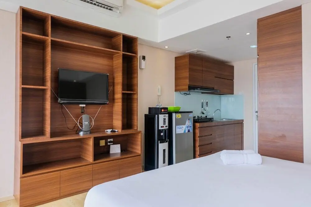 Южный Тангеранг: Trendy and Convenient Studio Bintaro Plaza Apartment