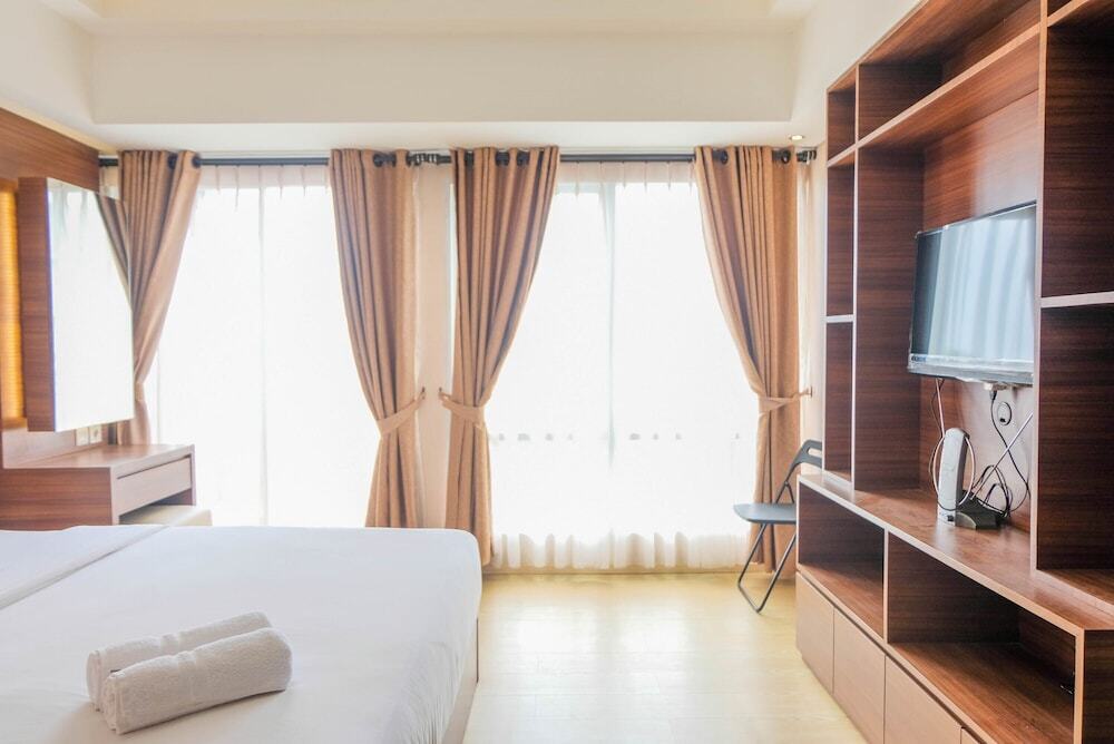 Южный Тангеранг: Trendy and Convenient Studio Bintaro Plaza Apartment