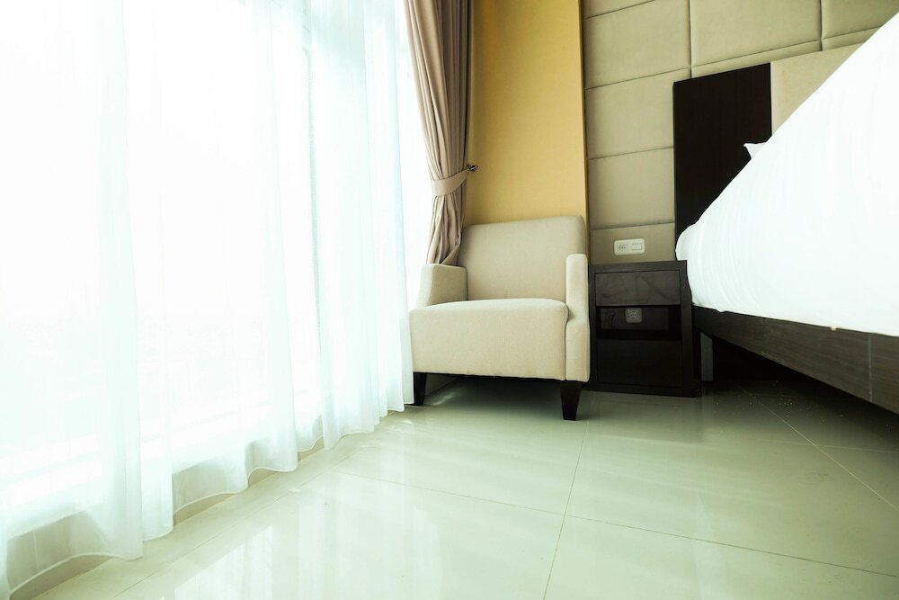 Южный Тангеранг: Minimalist Style Studio Brooklyn Apartment near IKEA Alam Sutera