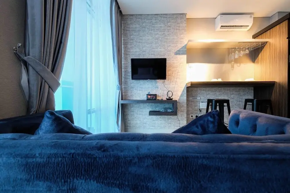 Spacious and Artsy Studio Apartment at Brooklyn Alam Sutera — фото 1