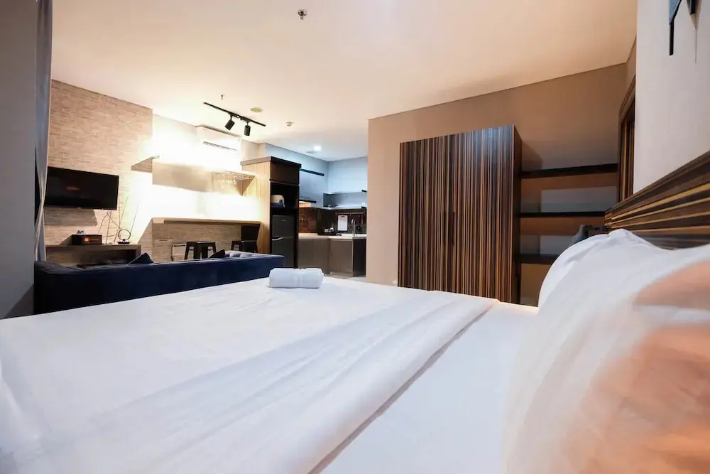 Южный Тангеранг: Spacious and Artsy Studio Apartment at Brooklyn Alam Sutera