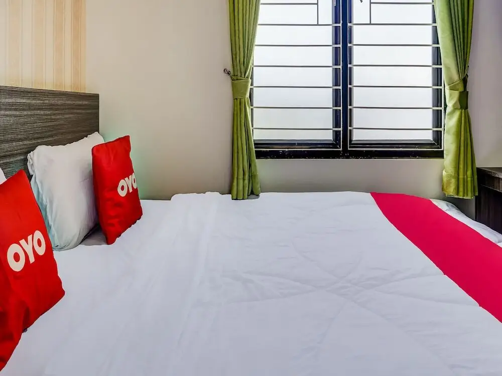 Караванг: OYO 90940 Guesthouse Colombus G12