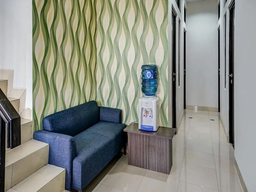 Караванг: OYO 90940 Guesthouse Colombus G12