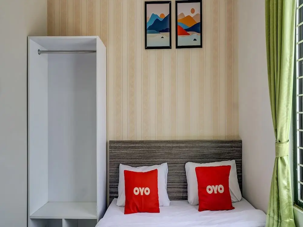 Караванг: OYO 90940 Guesthouse Colombus G12