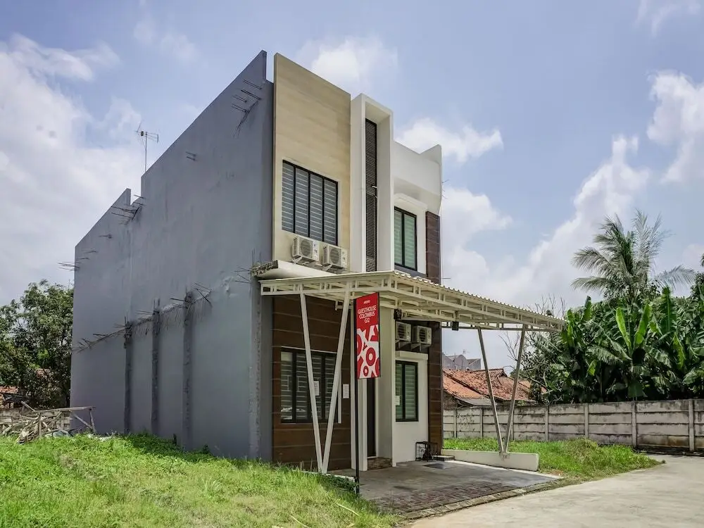 Караванг: OYO 90940 Guesthouse Colombus G12