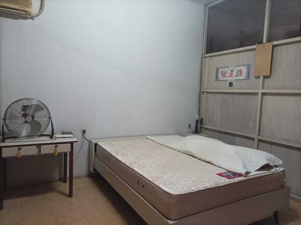 Макассар: Homestay can PartTime Job with us Visa