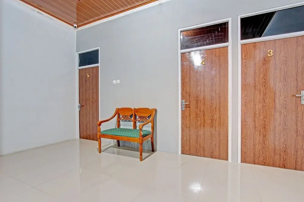 Кендал: OYO 91960 Fariza House Syariah