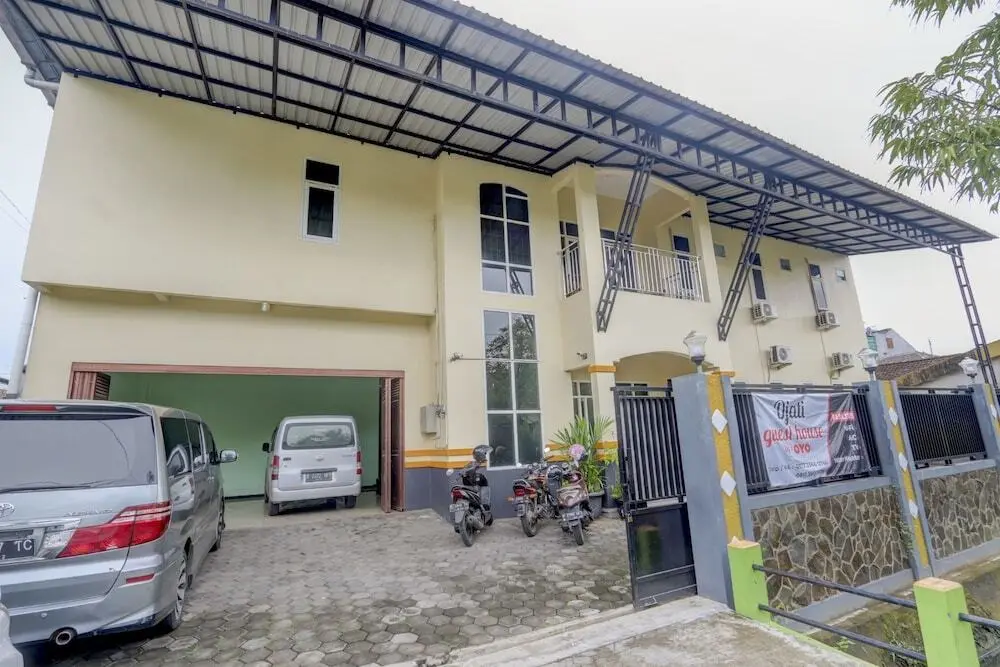 Кудус: Capital O 90709 Djati Guest House