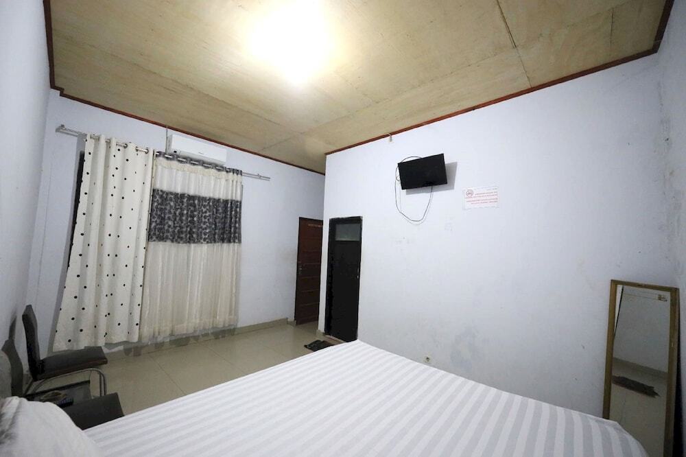 Макассар: OYO 93306 Kos Citra Syariah Near Bukit Marezo