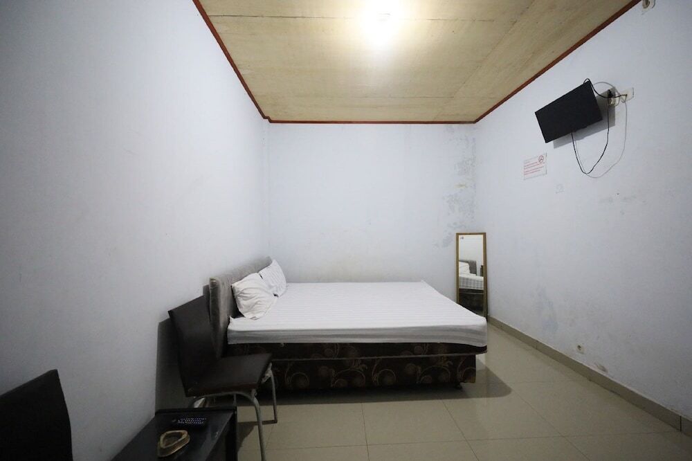 Макассар: OYO 93306 Kos Citra Syariah Near Bukit Marezo