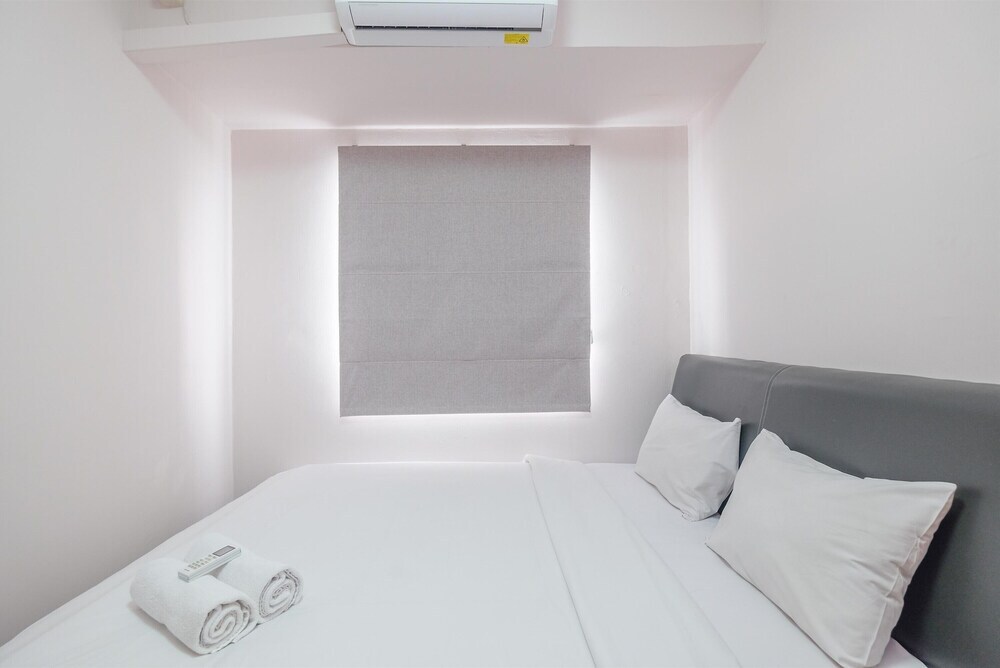 Депок: Homey And Nice 2Br At Cinere Resort Apartment