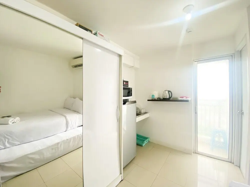 Джакарта: Best Strategic Studio (No Kitchen) At Bassura City Apartment