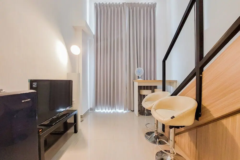 Южный Тангеранг: Spacious And Elegant Studio Loft Kingland Avenue Apartment