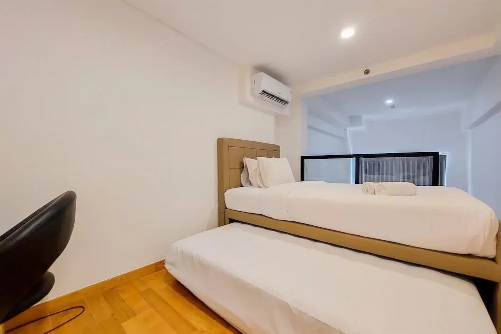 Южный Тангеранг: Spacious And Elegant Studio Loft Kingland Avenue Apartment