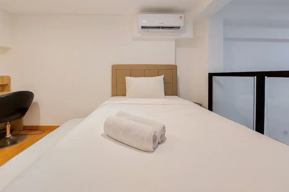 Южный Тангеранг: Spacious And Elegant Studio Loft Kingland Avenue Apartment