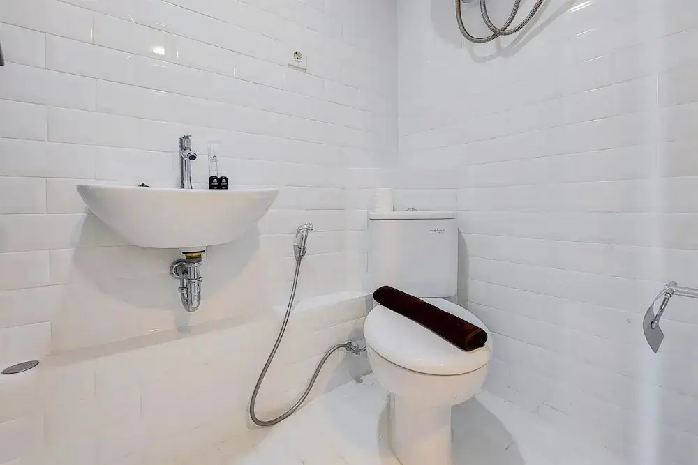Южный Тангеранг: Spacious And Elegant Studio Loft Kingland Avenue Apartment