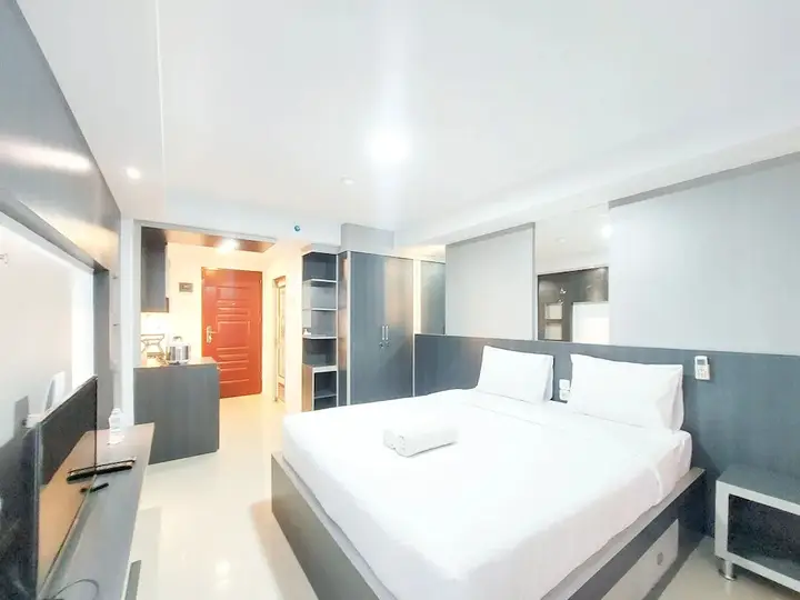 Медан: Homey And Warm Studio Apartment At Mansyur Residence