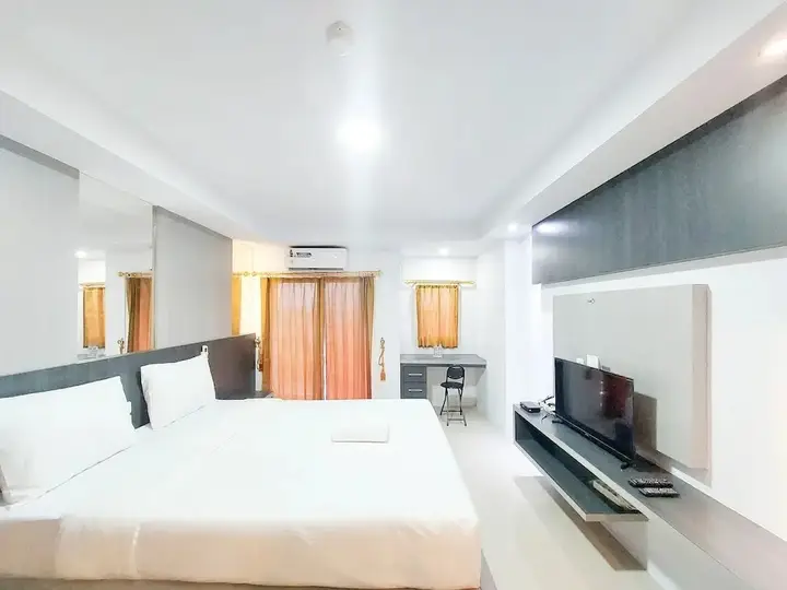 Медан: Homey And Warm Studio Apartment At Mansyur Residence