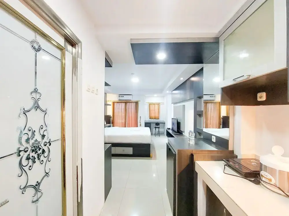 Медан: Homey And Warm Studio Apartment At Mansyur Residence