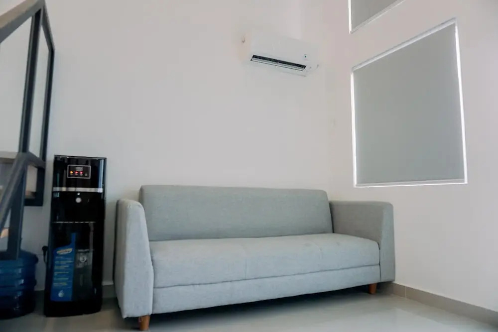 Южный Тангеранг: Modern And Cozy Living Studio Loft At Kingland Avenue Apartment