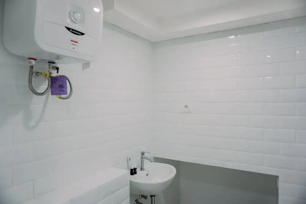 Южный Тангеранг: Modern And Cozy Living Studio Loft At Kingland Avenue Apartment
