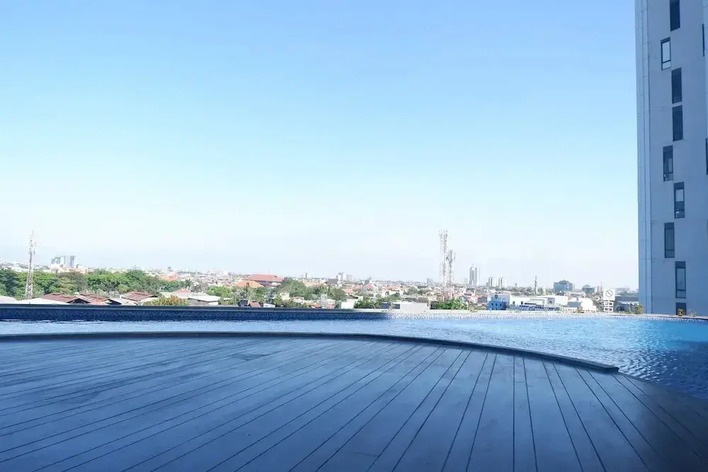 Сурабая: Spacious And Strategic 2Br At The Linden Apartment