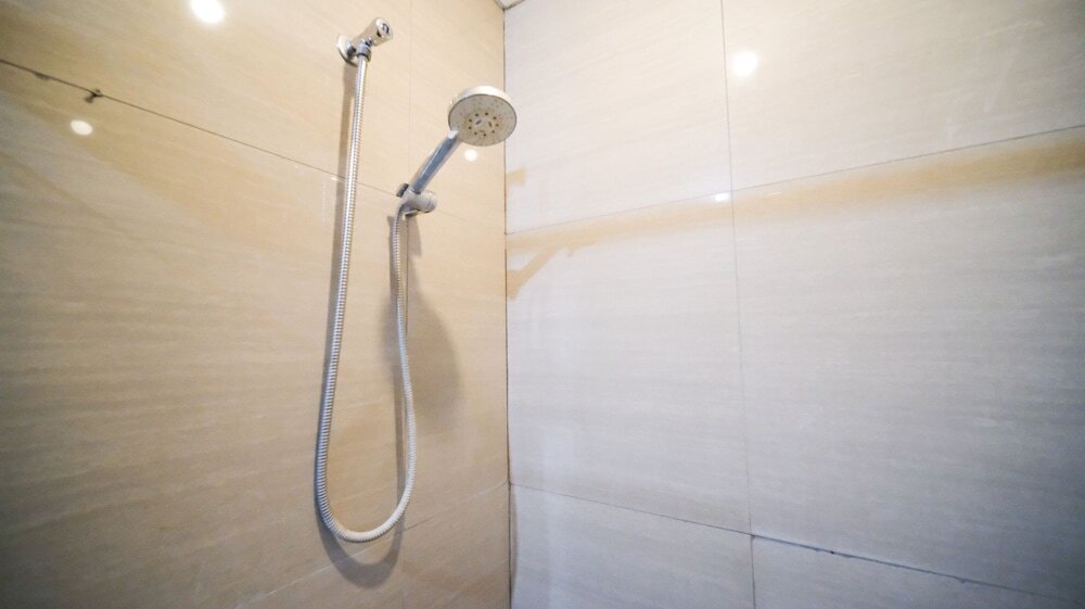 Сурабая: Spacious And Strategic 2Br At The Linden Apartment